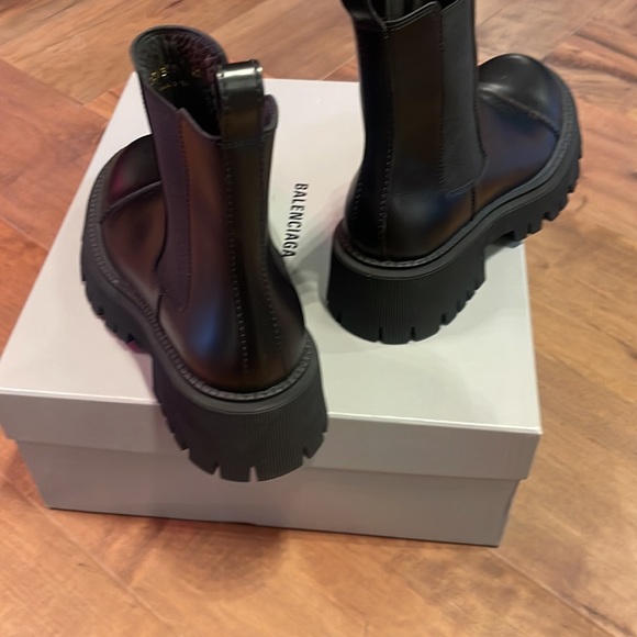 Brand NEW Authentic Balenciaga tractor booties - Picture 1 of 5